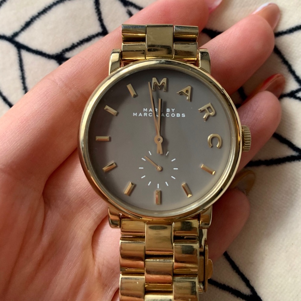 Marc Jacobs gold watch